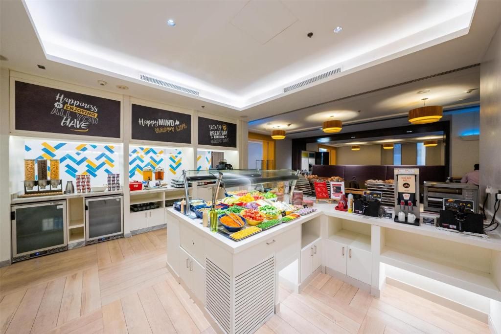 Hampton by Hilton Dubai Airport фото 28