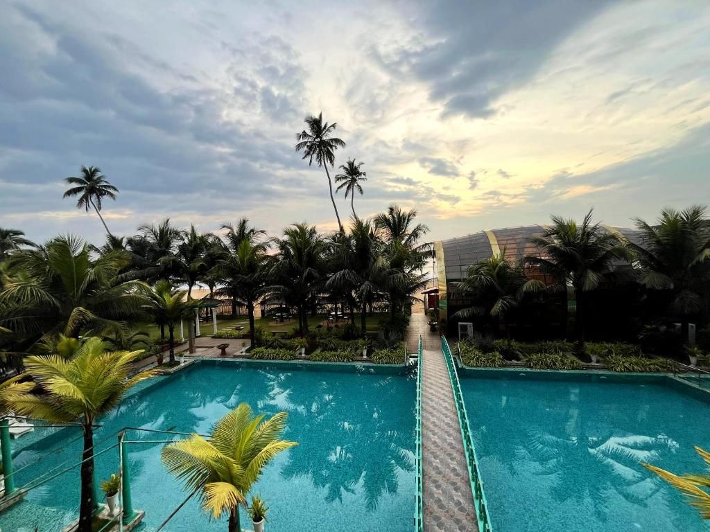 Aryana Queen Beach Resort фото 25