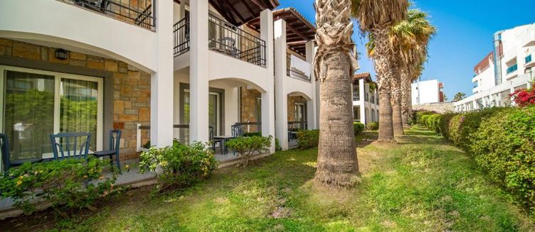 Фото отеля Tiana Beach Resort