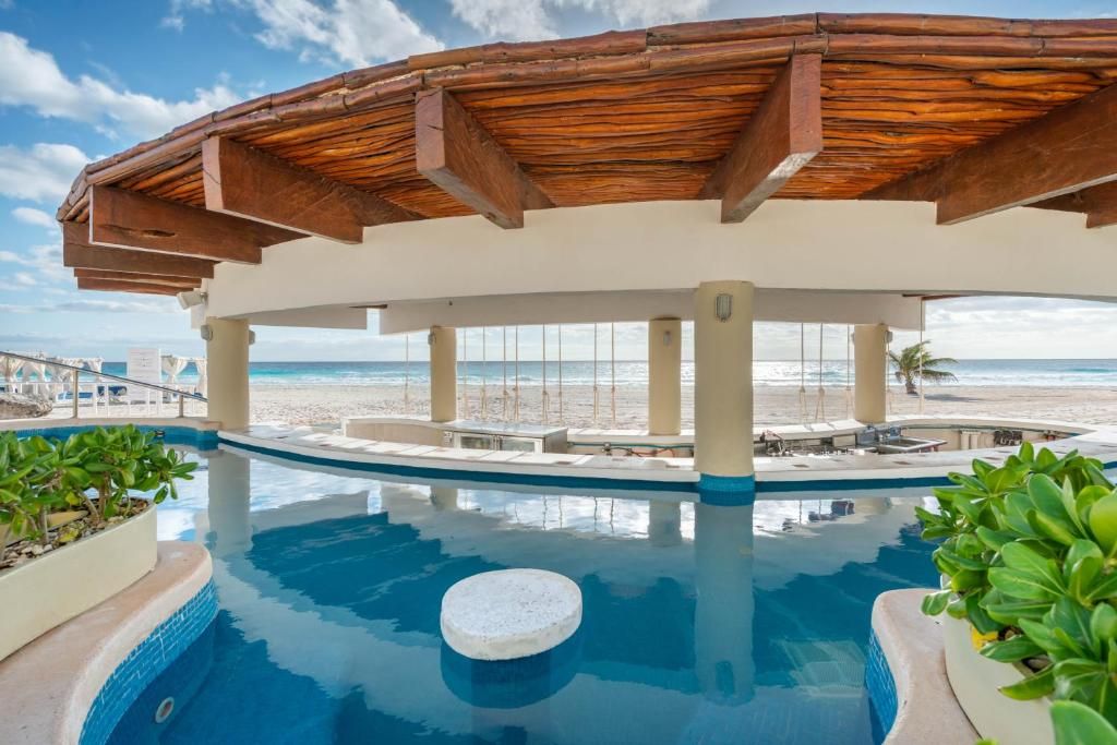 Omni Cancun Hotel & Villas фото 28