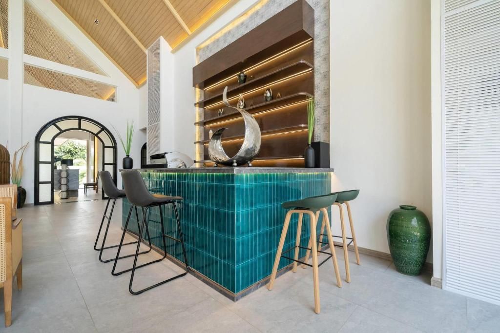 Howard Johnson by Wyndham Phuket Naiyang фото 17