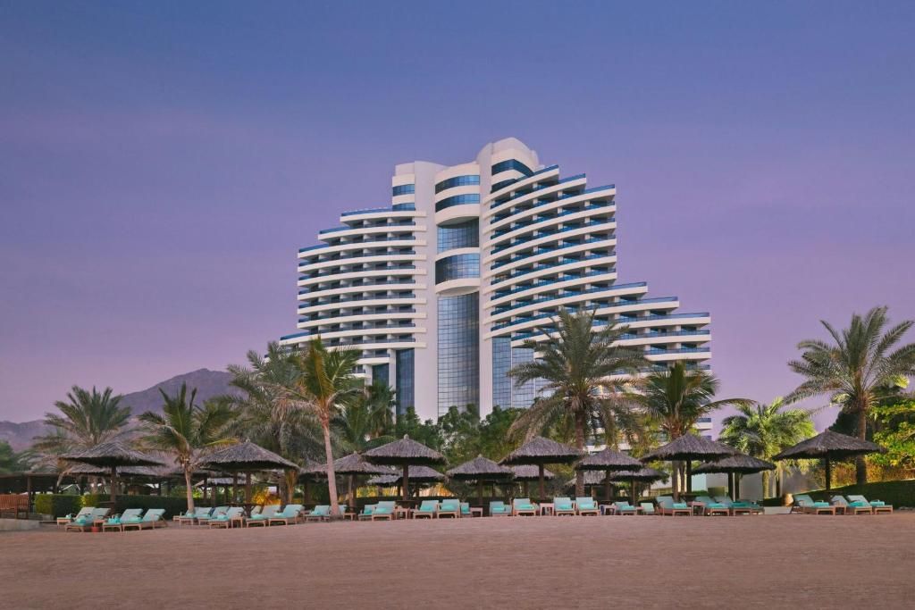 Le Meridien Al Aqah Beach Resort фото 140