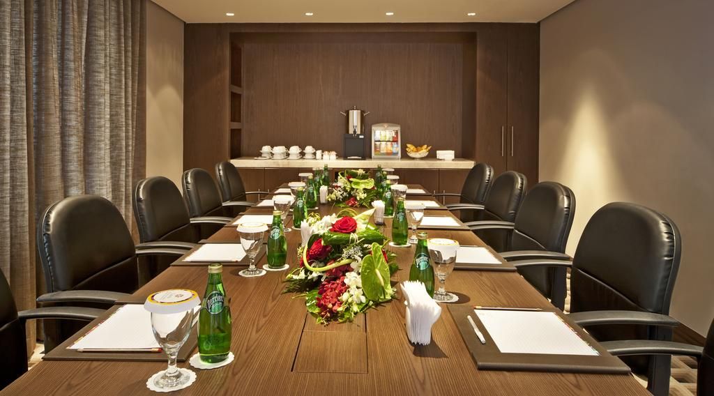 Oaks Liwa Executive Suites фото 7
