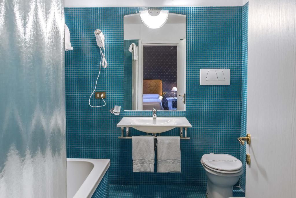 Hotel La Fenice et Des Artistes фото 12
