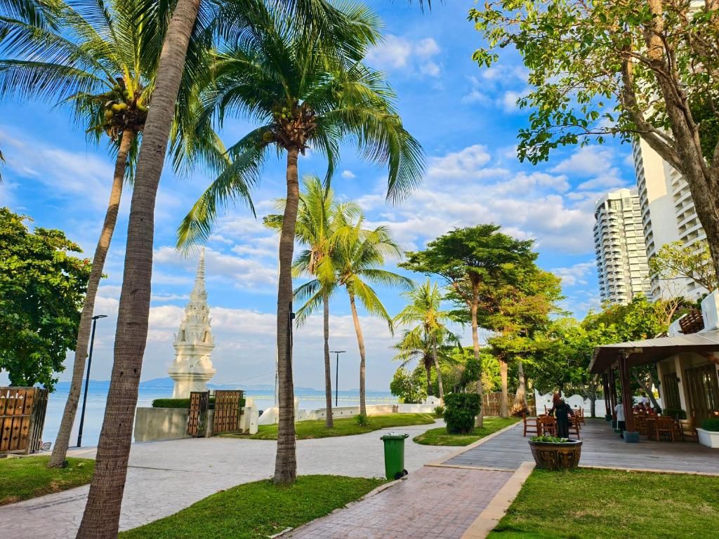 The Heritage Pattaya Beach Resort фото 56