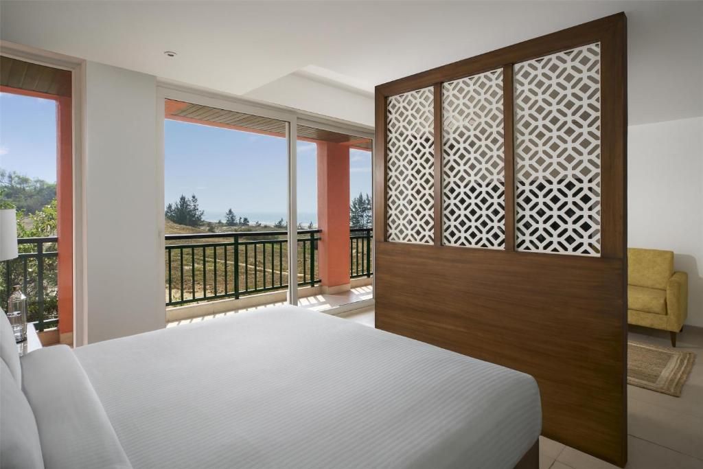 Regenta Place Mandrem Beach Resort фото 17