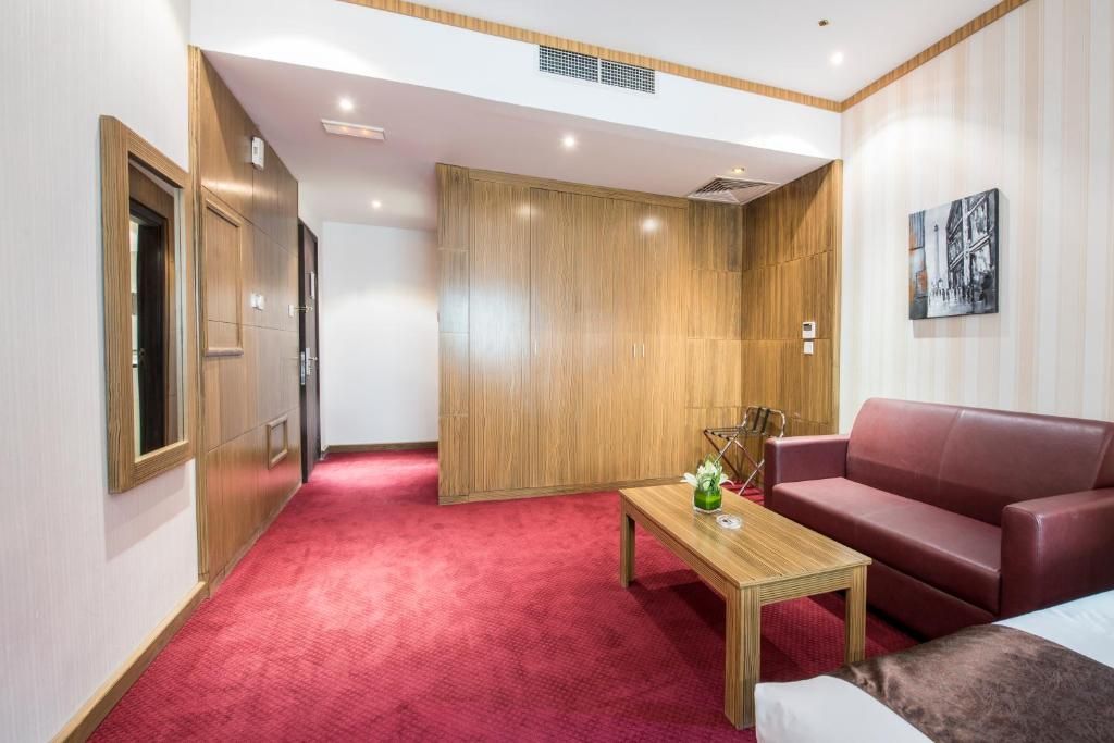 Royal Tulip Hotel фото 19