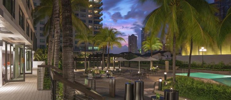 Фото отеля New World Makati Hotel
