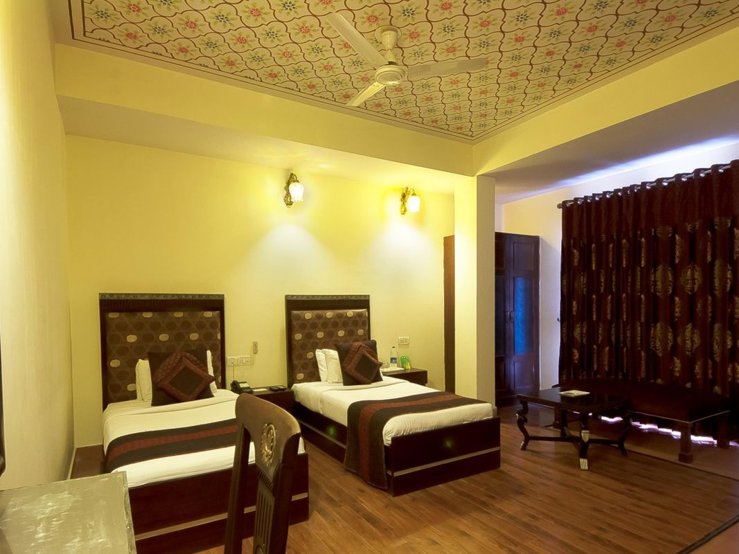 Siris 18 Agra фото 2