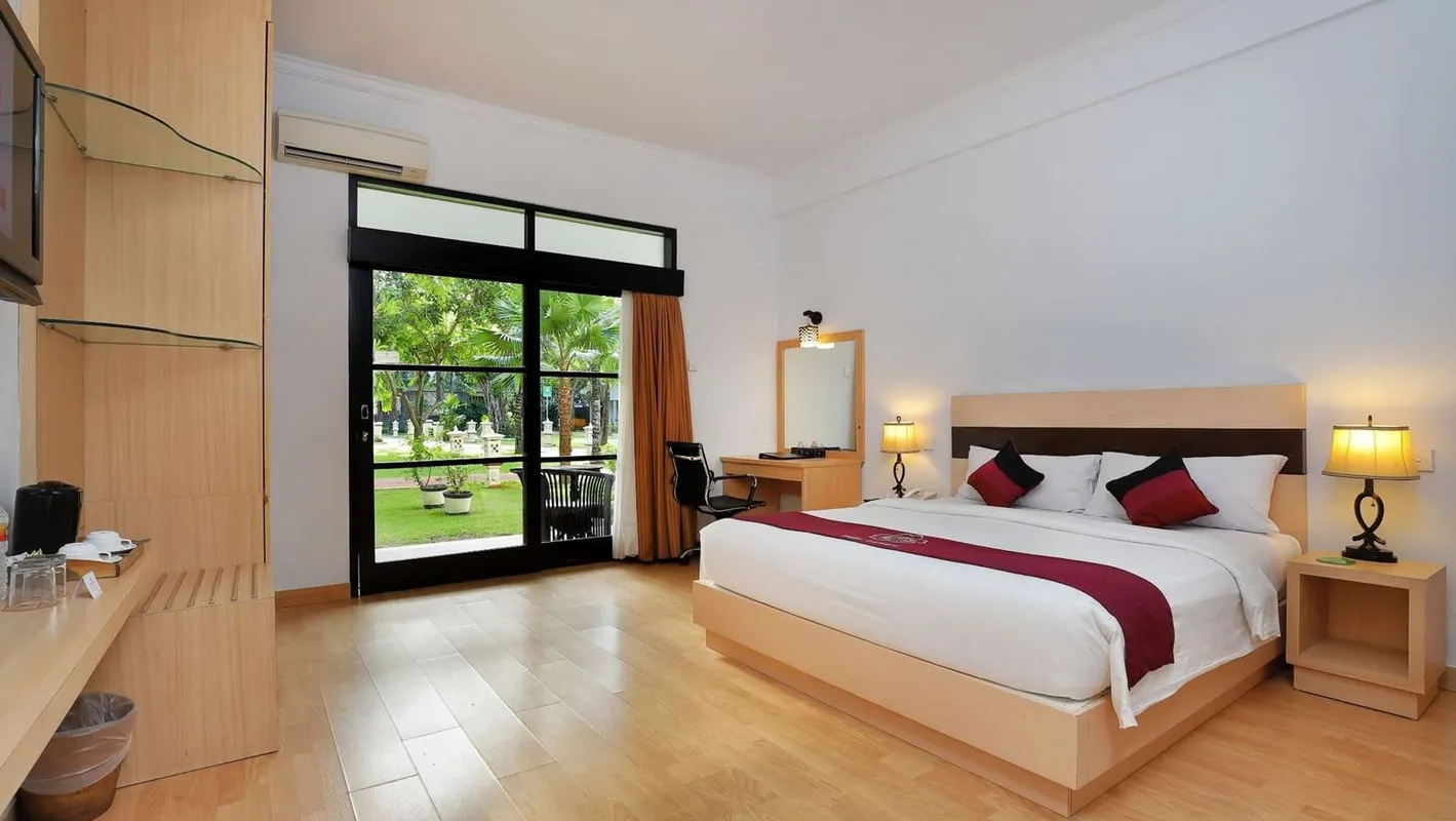 Puri Saron Hotel Seminyak фото 4