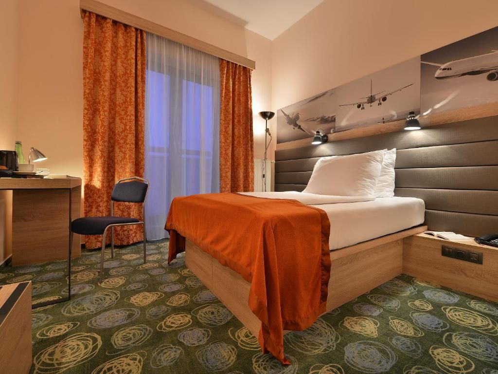 Ramada Airport Hotel Prague фото 42