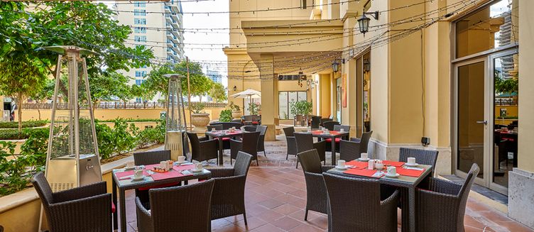 Фото отеля Ramada Hotel & Suites By Wyndham JBR