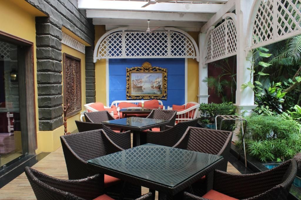 Mayfair Hideaway Spa Resort фото 43