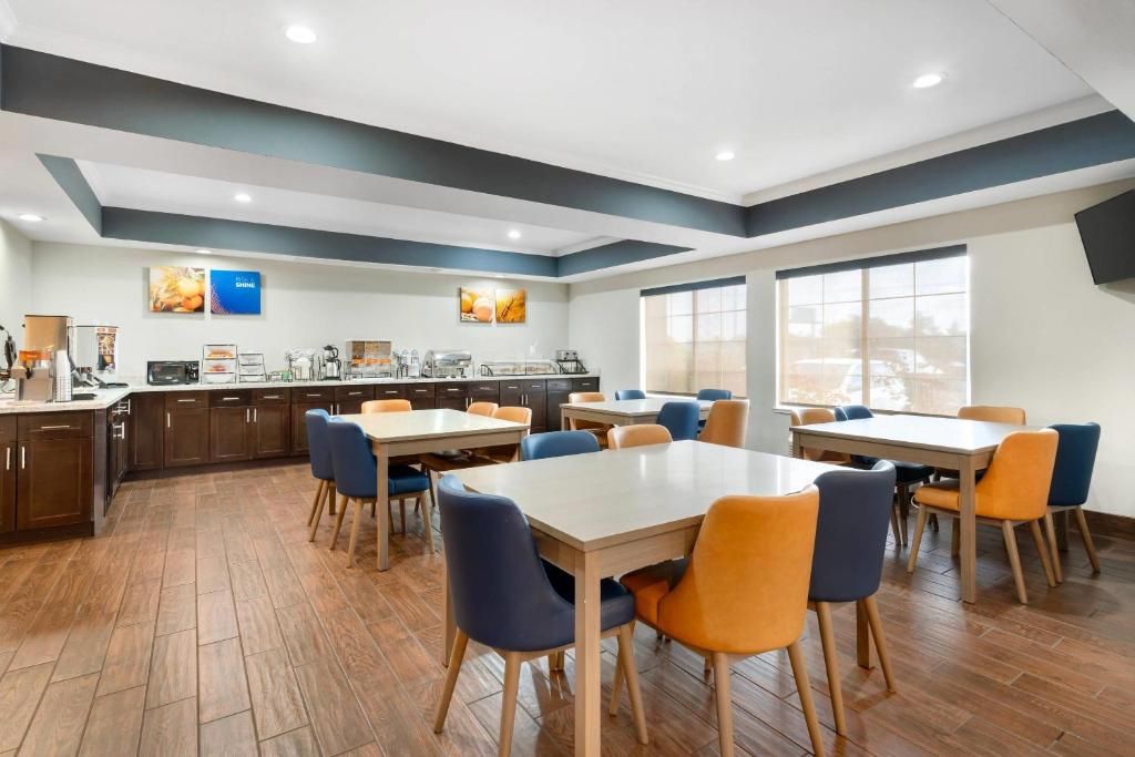Comfort Inn & Suites Sacramento – University Area фото 18