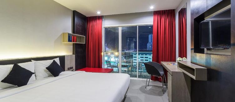 Фото отеля Neon Patong Hotel