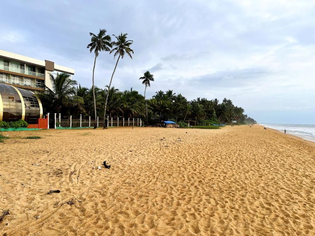 Aryana Queen Beach Resort фото 46