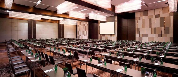Фото отеля New World Makati Hotel