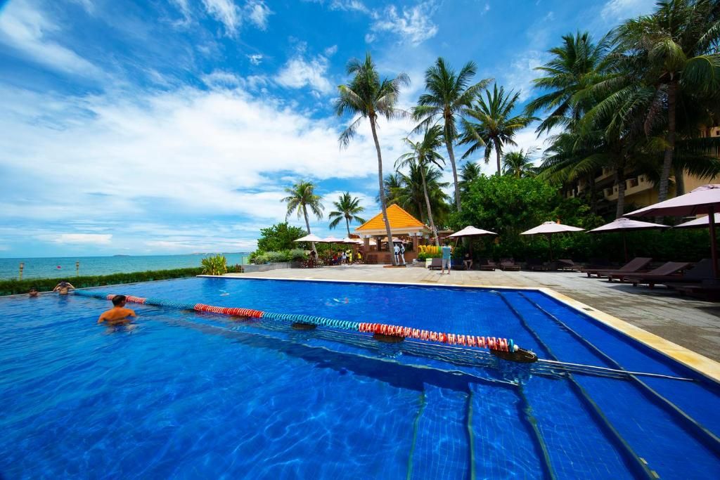 Hon Rom Central Beach Resort фото 22