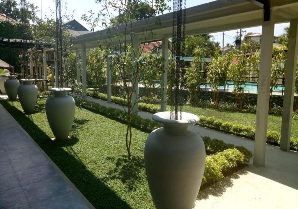 Garden Beach Hotel фото 32