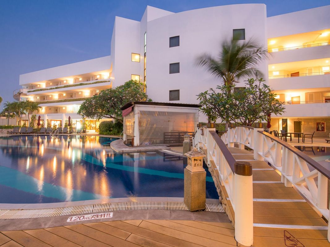 The Imperial Hua Hin Beach Resort фото 4