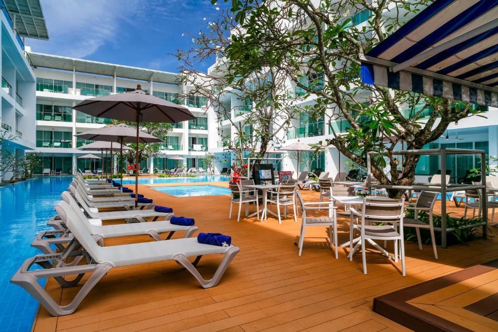 The Old Phuket Karon Beach фото 80