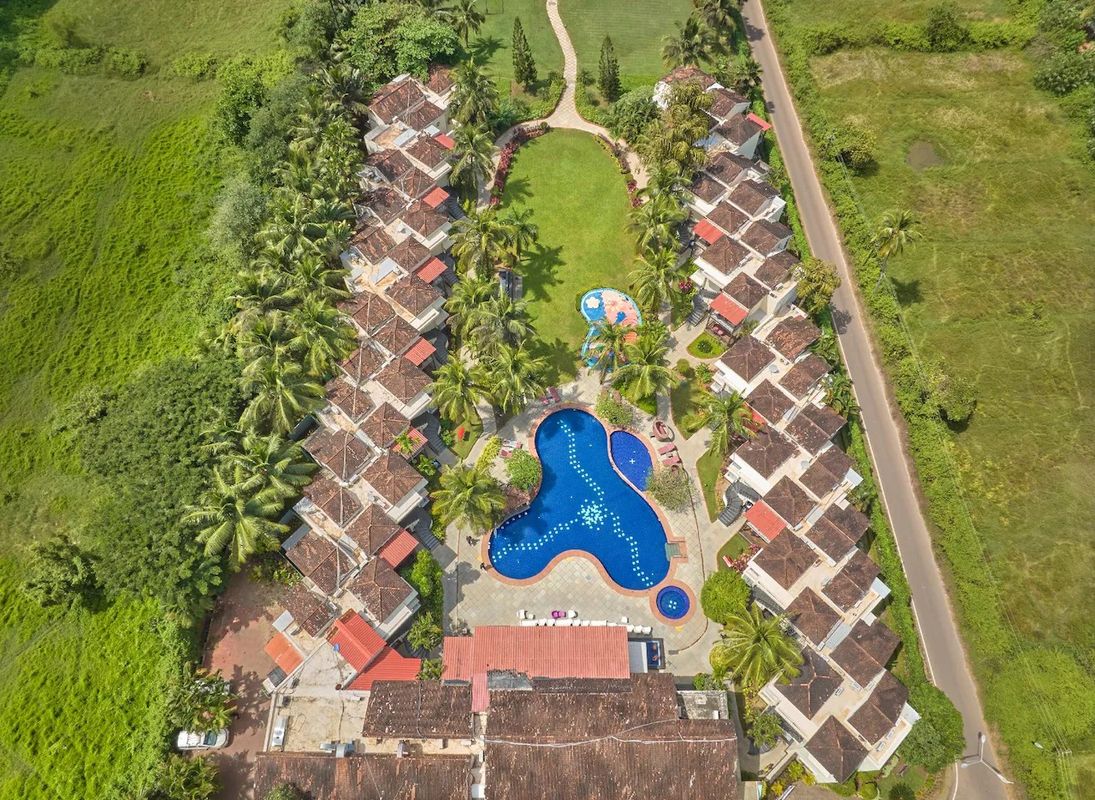 Royal Orchid Beach Resort & Spa, Goa фото 2
