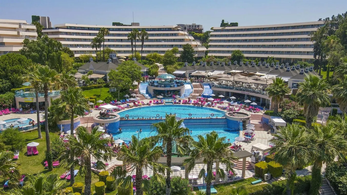 The Grand Blue Sky International Hotel фото 0