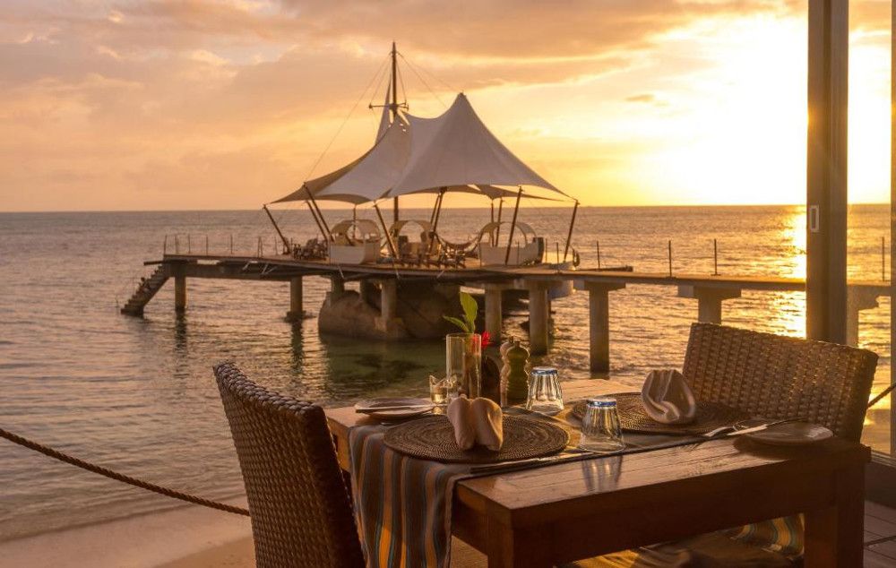 Coco De Mer & Black Parrot Suites фото 63