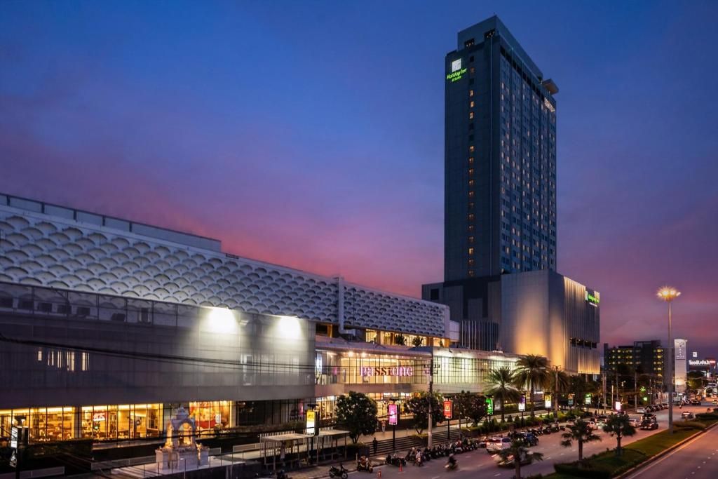 Holiday Inn & Suites Rayong City Centre фото 2