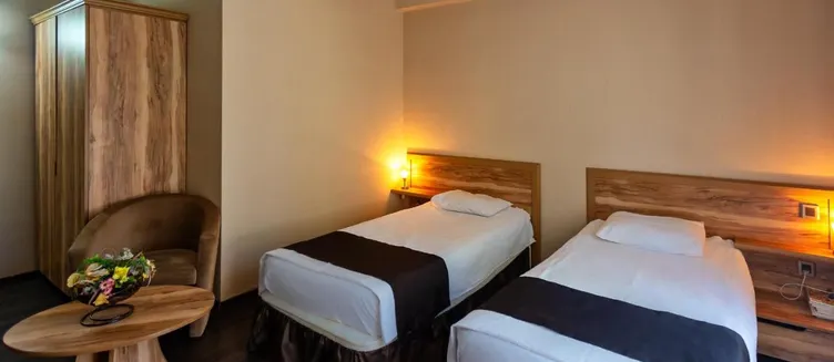 Фото отеля Diplomat Hotel