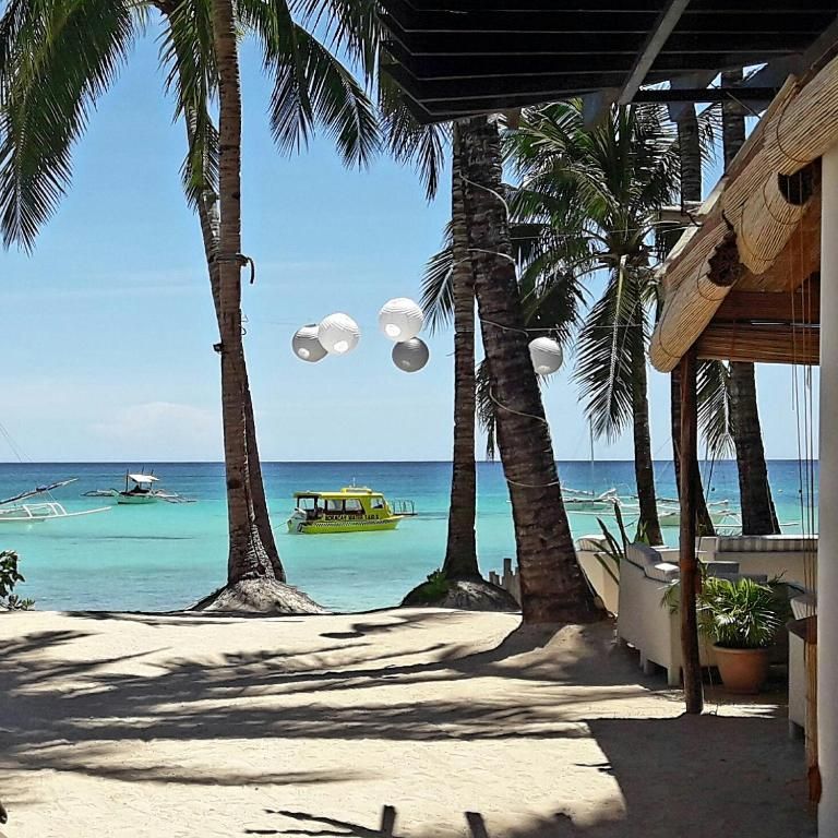 Microtel by Wyndham Boracay фото 29