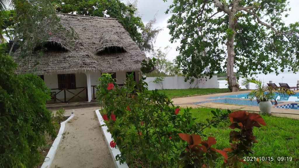 Menai Bay Beach Bungalows фото 14