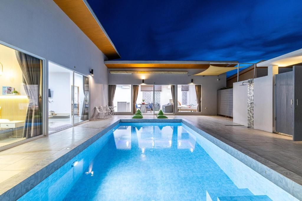 Andaman Sea Best Pool Access and Villas фото 31