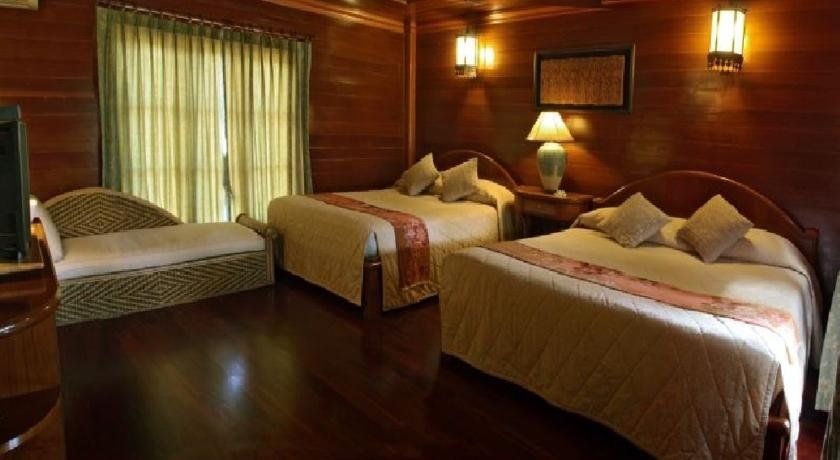 Naithon Beach Resort фото 0