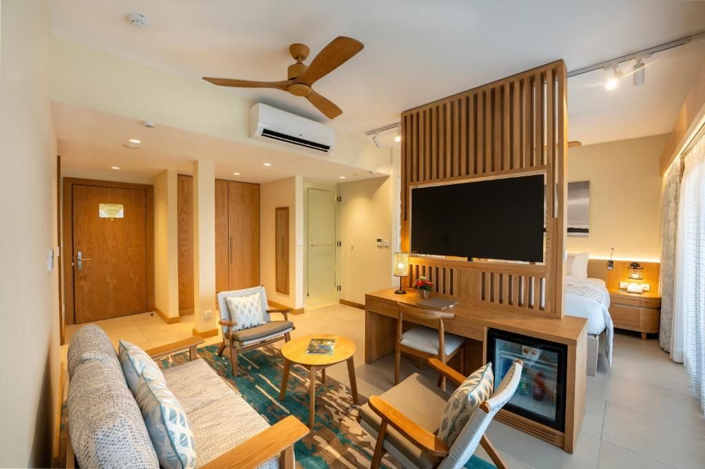 Oceans Creek Beach Hotel фото 22