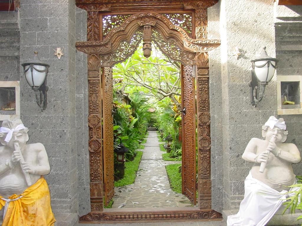 Putu Bali Villa & Spa фото 2