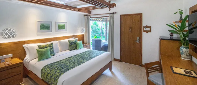 Фото отеля Legian Beach Hotel