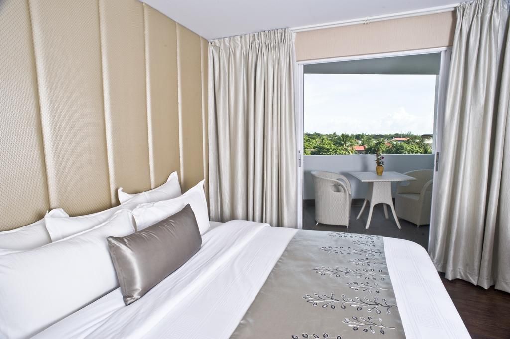 Goldberry Suites and Hotel фото 0