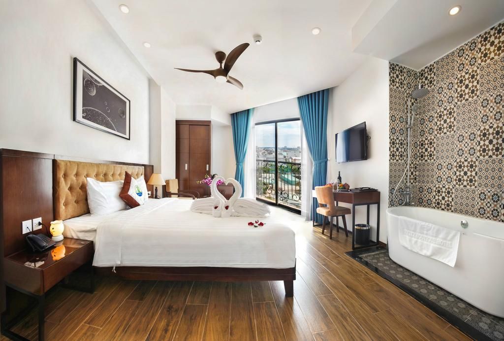 Ritzy Hotel фото 8