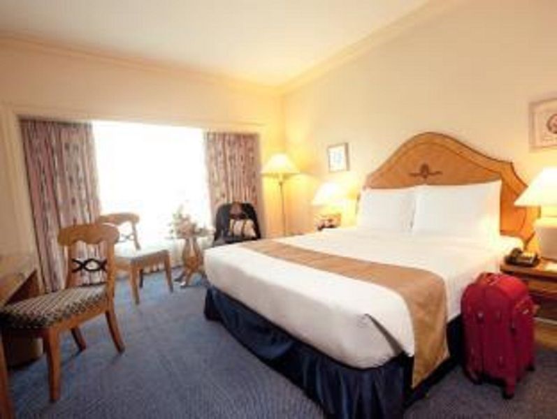 Waterfront Cebu City Hotel & Casino - Multiple Use Hotel фото 40