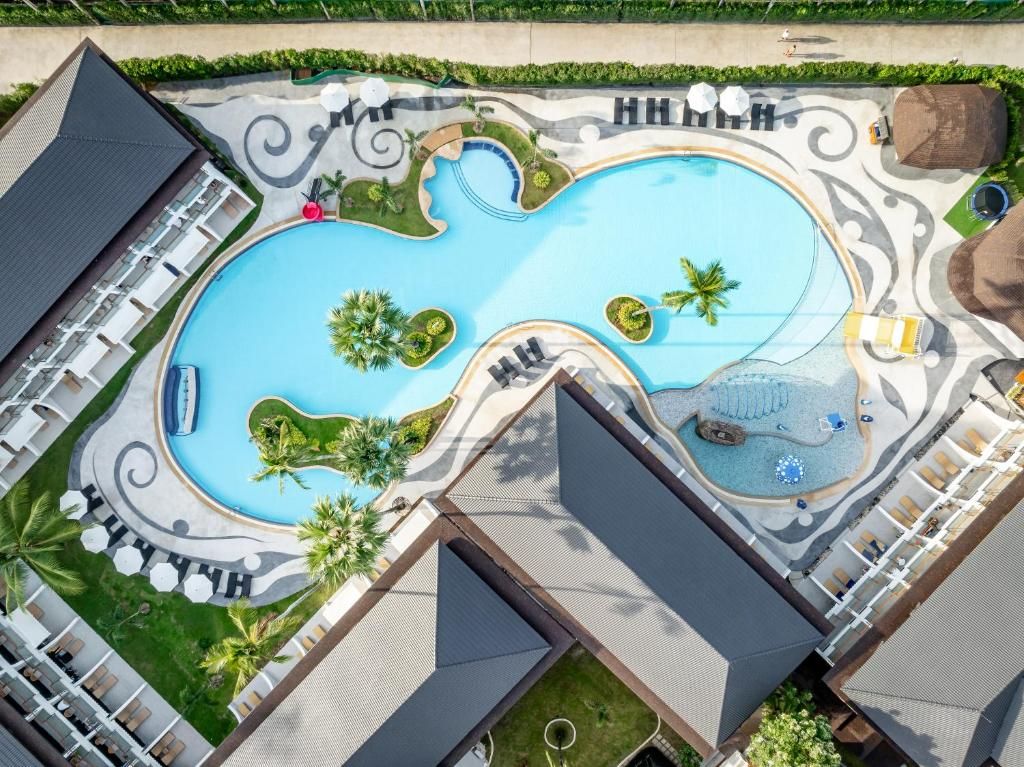 Amora Beach Resort Phuket фото 34