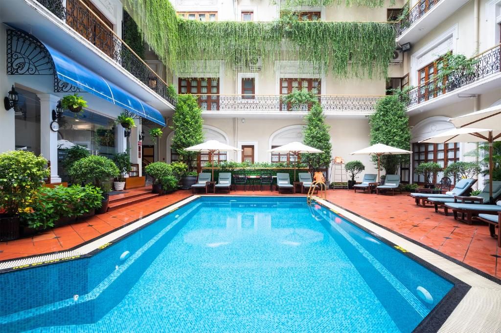 Hotel Majestic Saigon фото 41