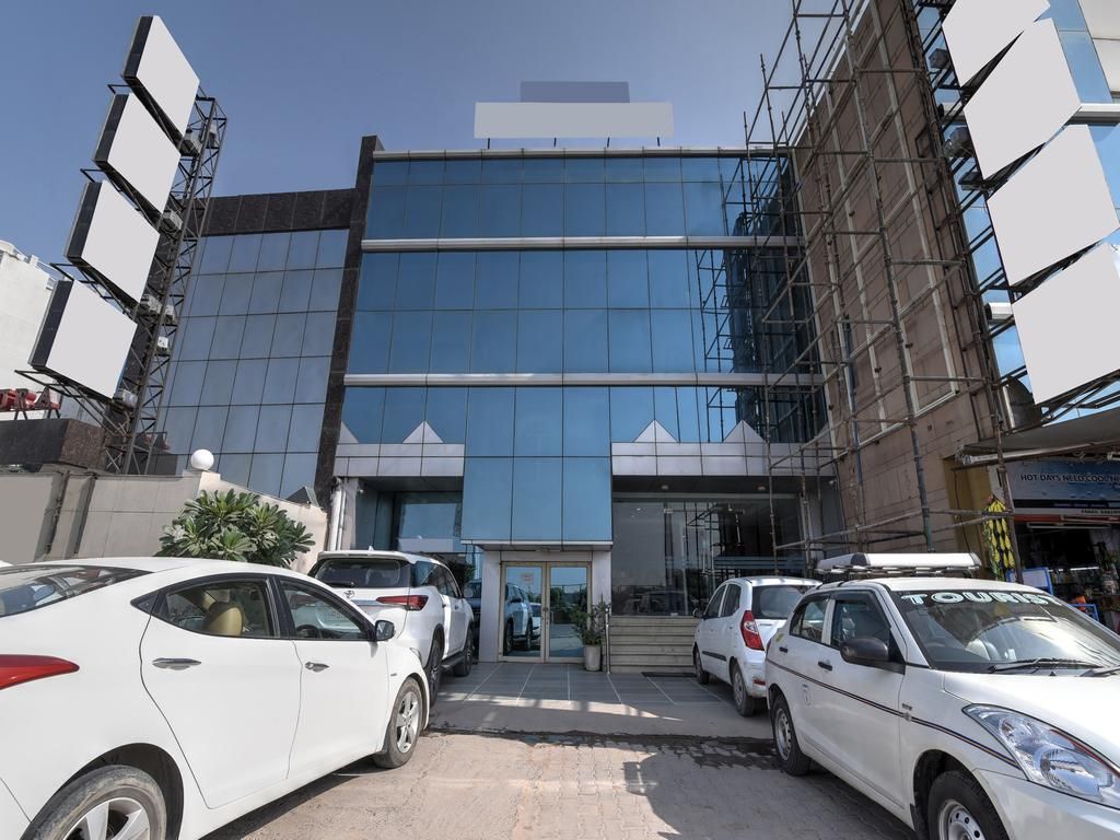 OYO 9011 Hotel Lohmod фото 11