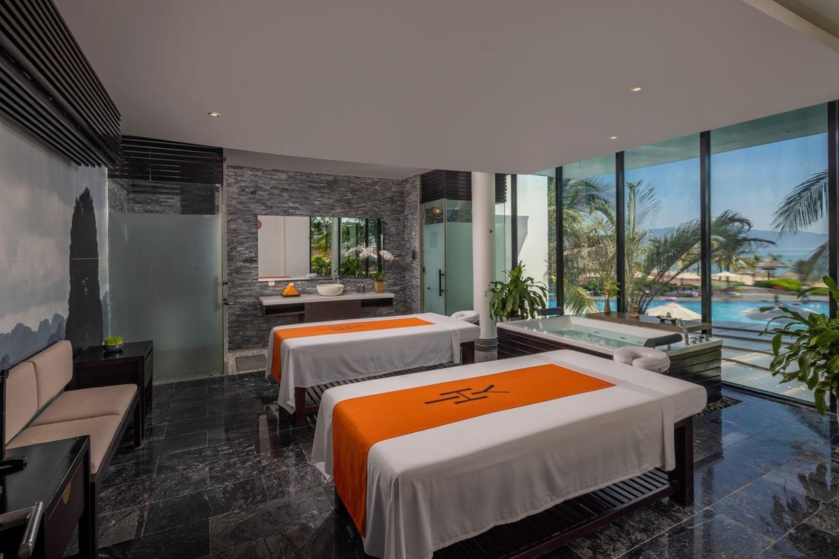 Melia Danang Beach Resort фото 12
