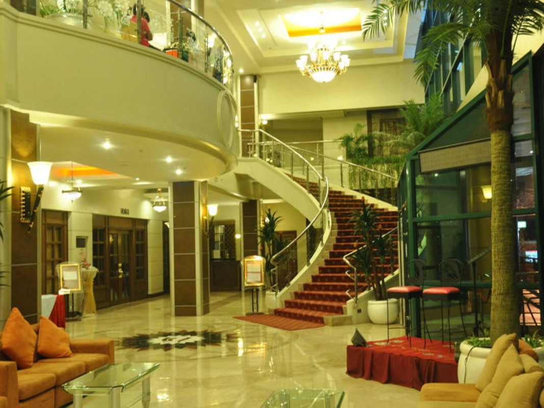 Sarrosa International Hotel and Residential Suites - Multiple Use Hotel фото 12