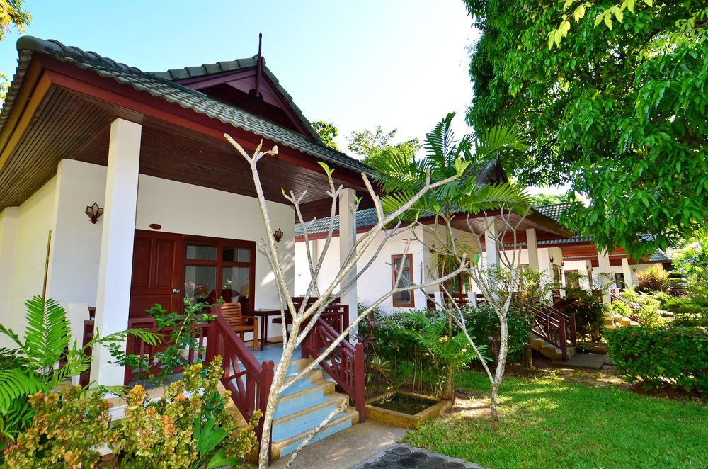 First Bungalow Beach Resort фото 42