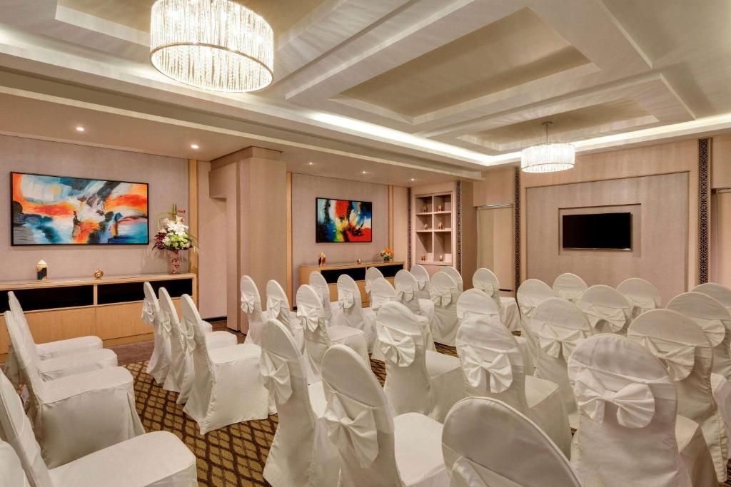Ramada Hotel and Suites Amwaj Islands фото 21