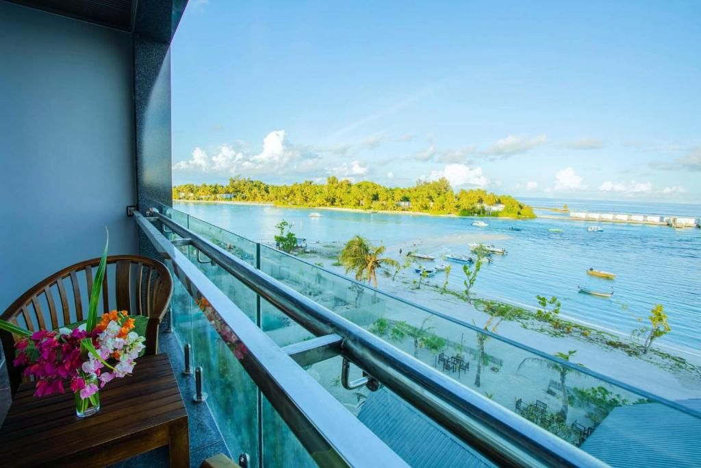 Beach Hotel Guraidhoo фото 9