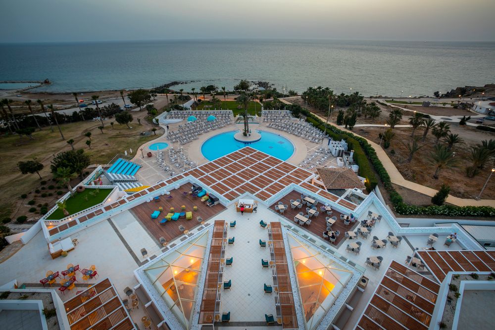The Leonardo Laura Beach Hotel фото 6