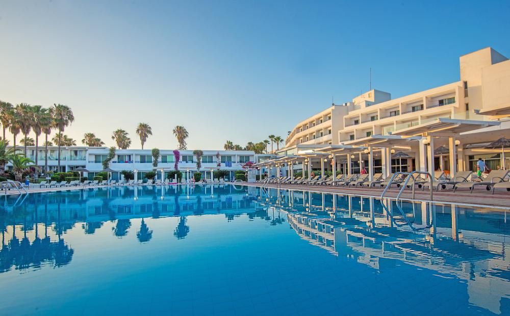 Dome Beach Hotel & Resort фото 0